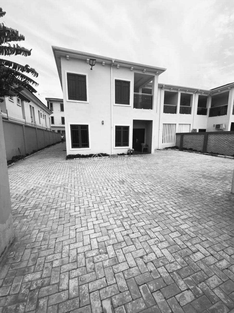 Spacious 4 Bedrooms Semi Detached Duplex, Lekki Phase 1, Lekki, Lagos, Office Space for Rent