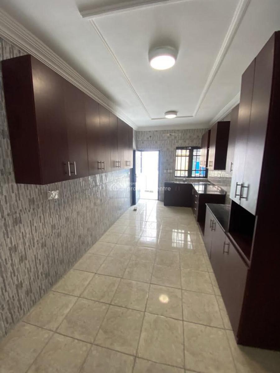 Spacious 4 Bedrooms Semi Detached Duplex, Lekki Phase 1, Lekki, Lagos, Office Space for Rent