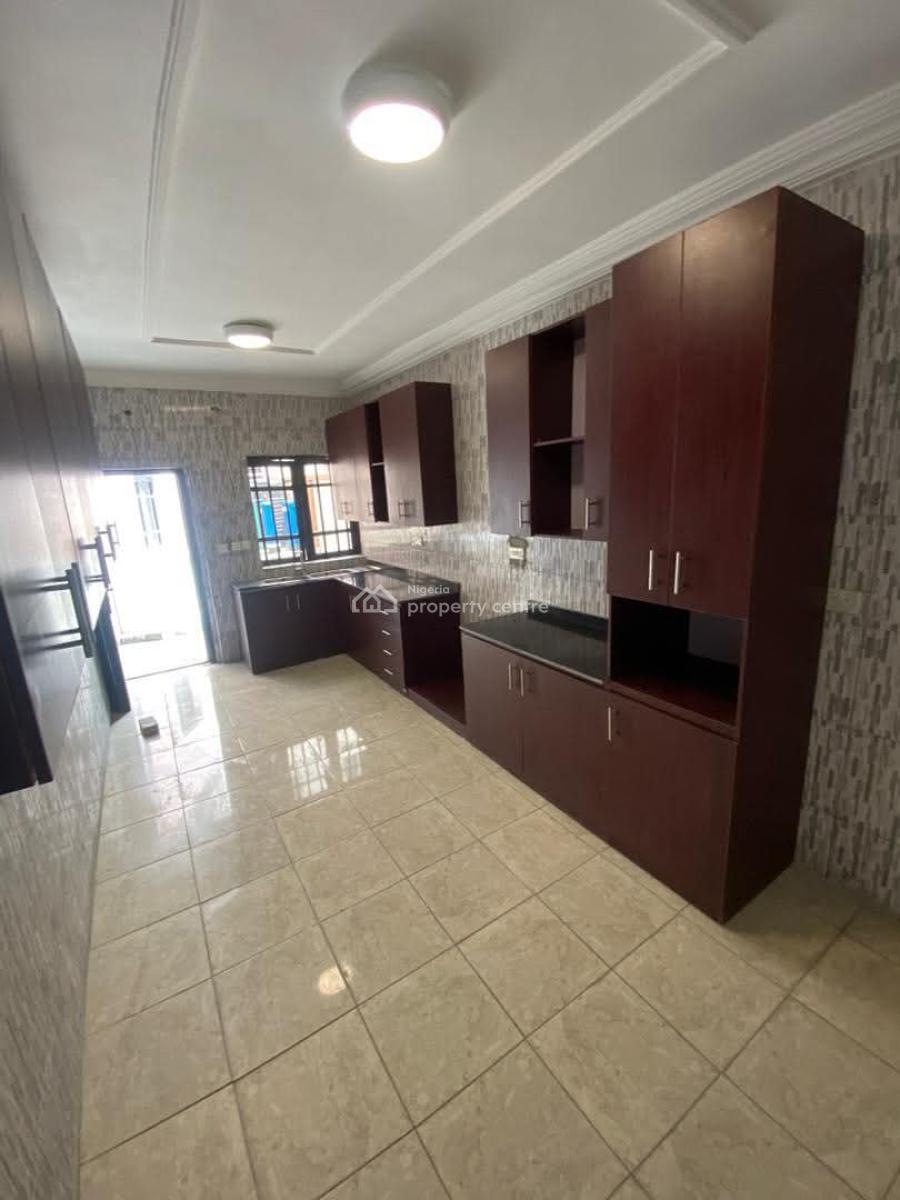 Spacious 4 Bedrooms Semi Detached Duplex, Lekki Phase 1, Lekki, Lagos, Office Space for Rent