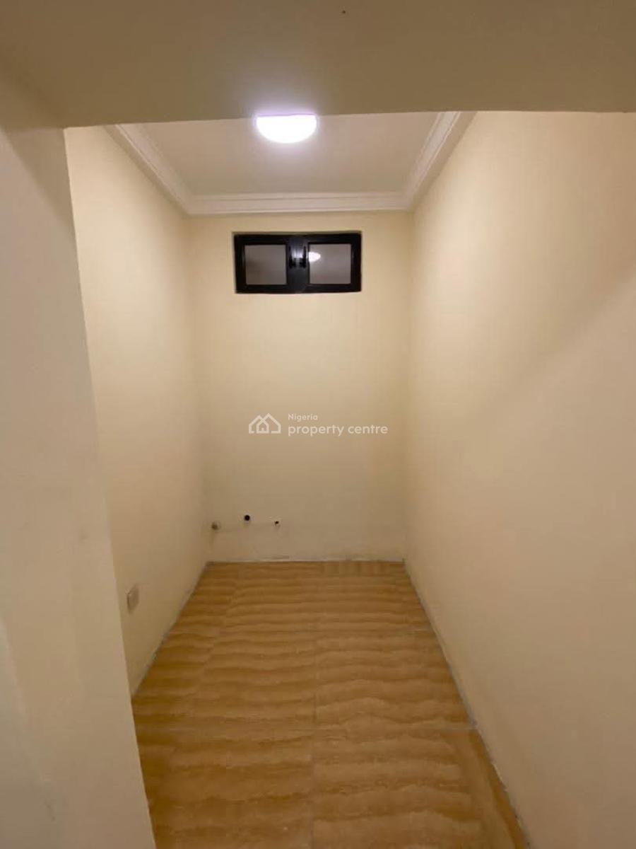 Spacious 4 Bedrooms Semi Detached Duplex, Lekki Phase 1, Lekki, Lagos, Office Space for Rent