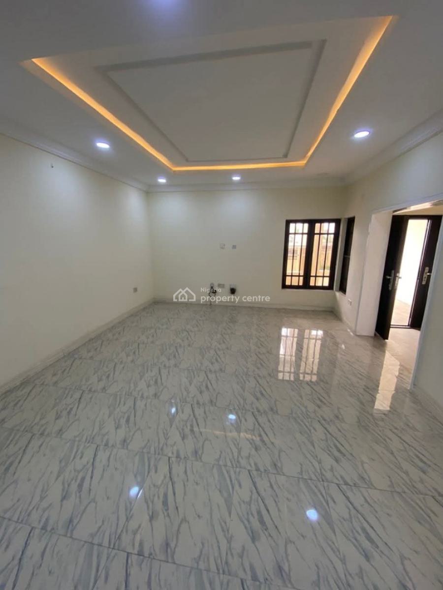 Spacious 4 Bedrooms Semi Detached Duplex, Lekki Phase 1, Lekki, Lagos, Office Space for Rent