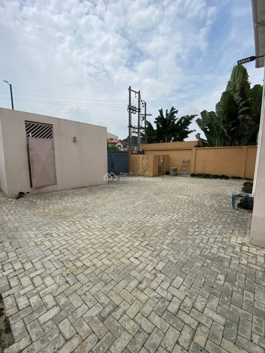 Spacious 4 Bedrooms Semi Detached Duplex, Lekki Phase 1, Lekki, Lagos, Office Space for Rent