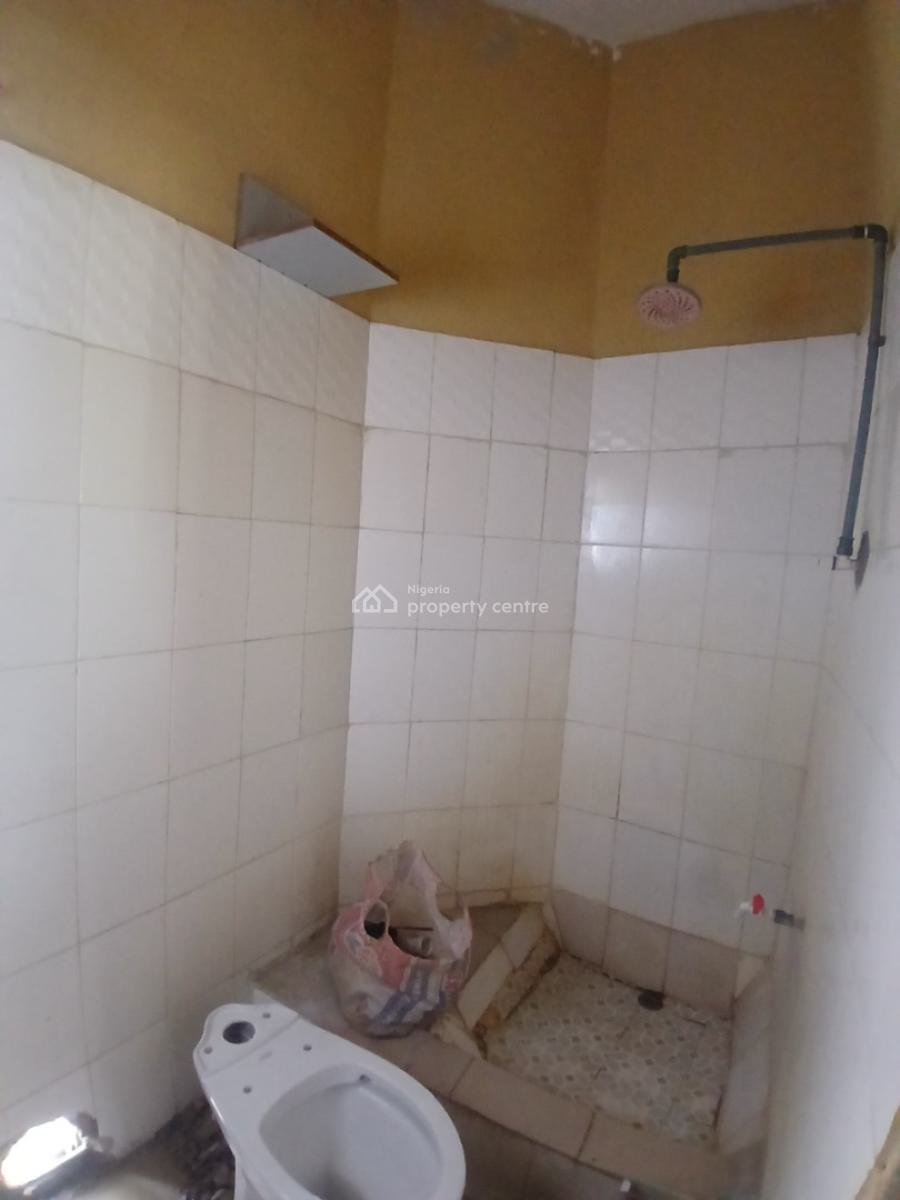 a Room in Shared Apartment with Portable Parlour, Badore Road, Ajah, Lagos, Flat / Apartment for Rent