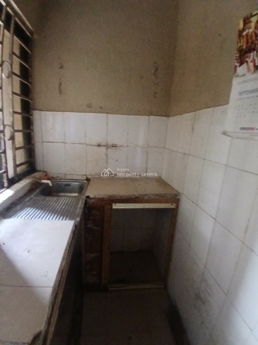 a Room in Shared Apartment with Portable Parlour, Badore Road, Ajah, Lagos, Flat / Apartment for Rent