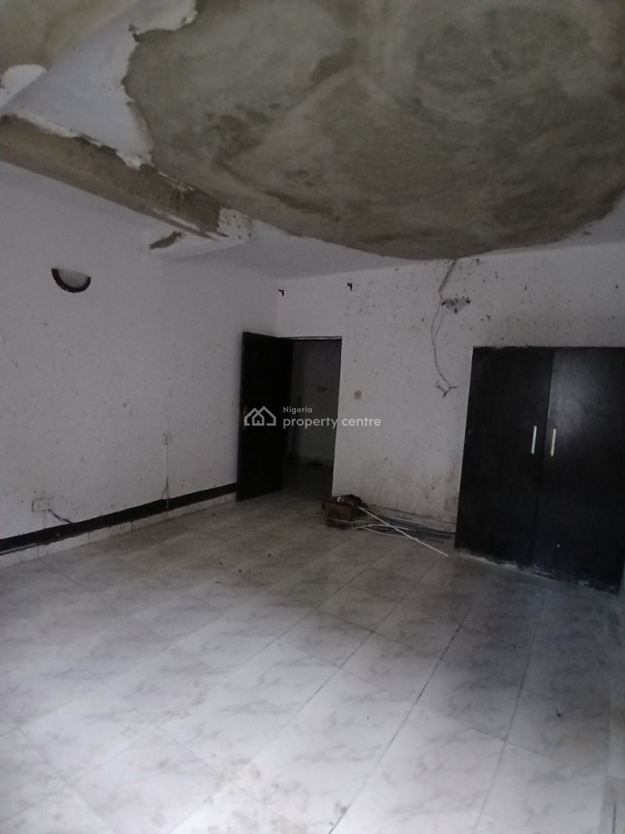 a Room in a Shared Apartment Along The Road, Along Ado Road, Ajah, Lagos, Flat / Apartment for Rent
