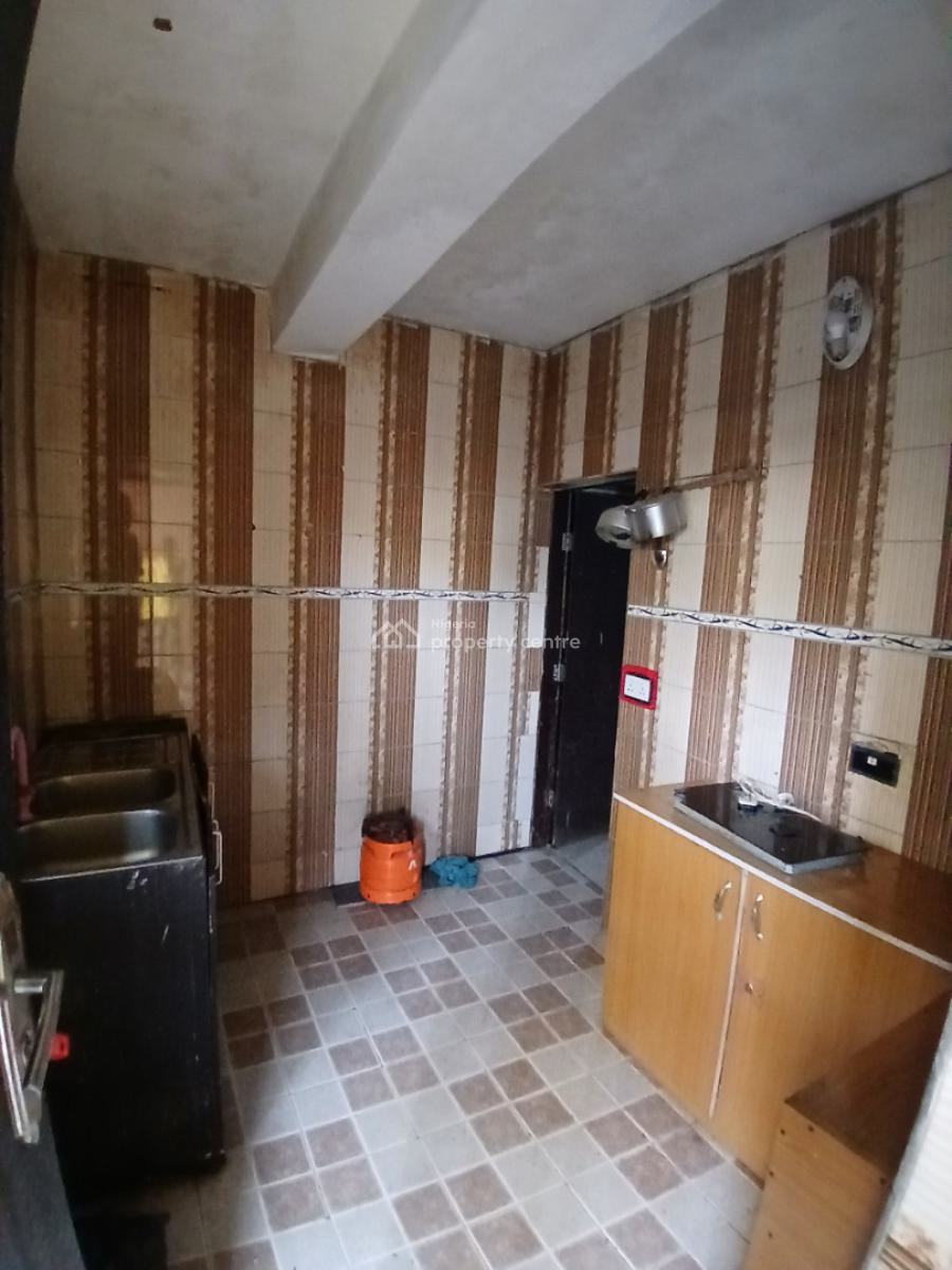 a Room in a Shared Apartment Along The Road, Along Ado Road, Ajah, Lagos, Flat / Apartment for Rent