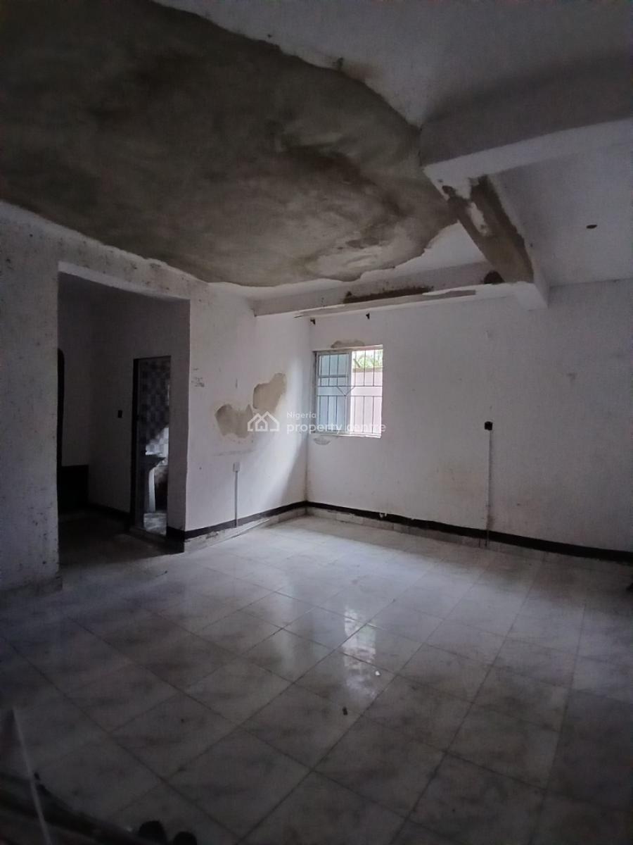a Room in a Shared Apartment Along The Road, Along Ado Road, Ajah, Lagos, Flat / Apartment for Rent