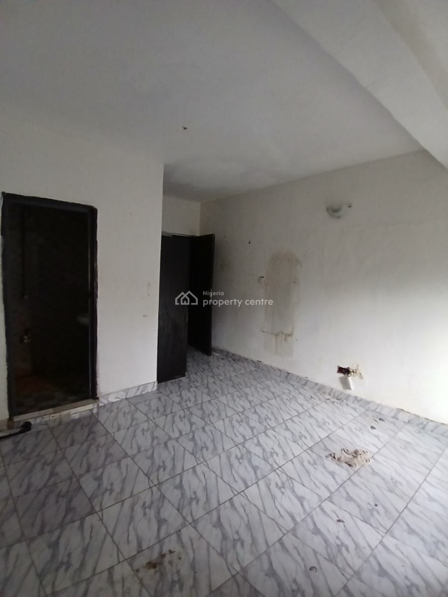 a Room in a Shared Apartment Along The Road, Along Ado Road, Ajah, Lagos, Flat / Apartment for Rent