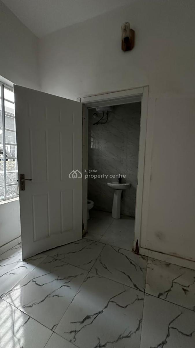 a Room in a Shared Apartment, Chevy View Estate, Lekki, Lagos, Flat / Apartment for Rent