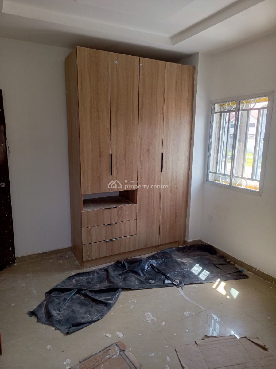 Newly Renovated Specious 2 Bedrooms Flats, Gwarinpa, Abuja, Flat / Apartment for Rent