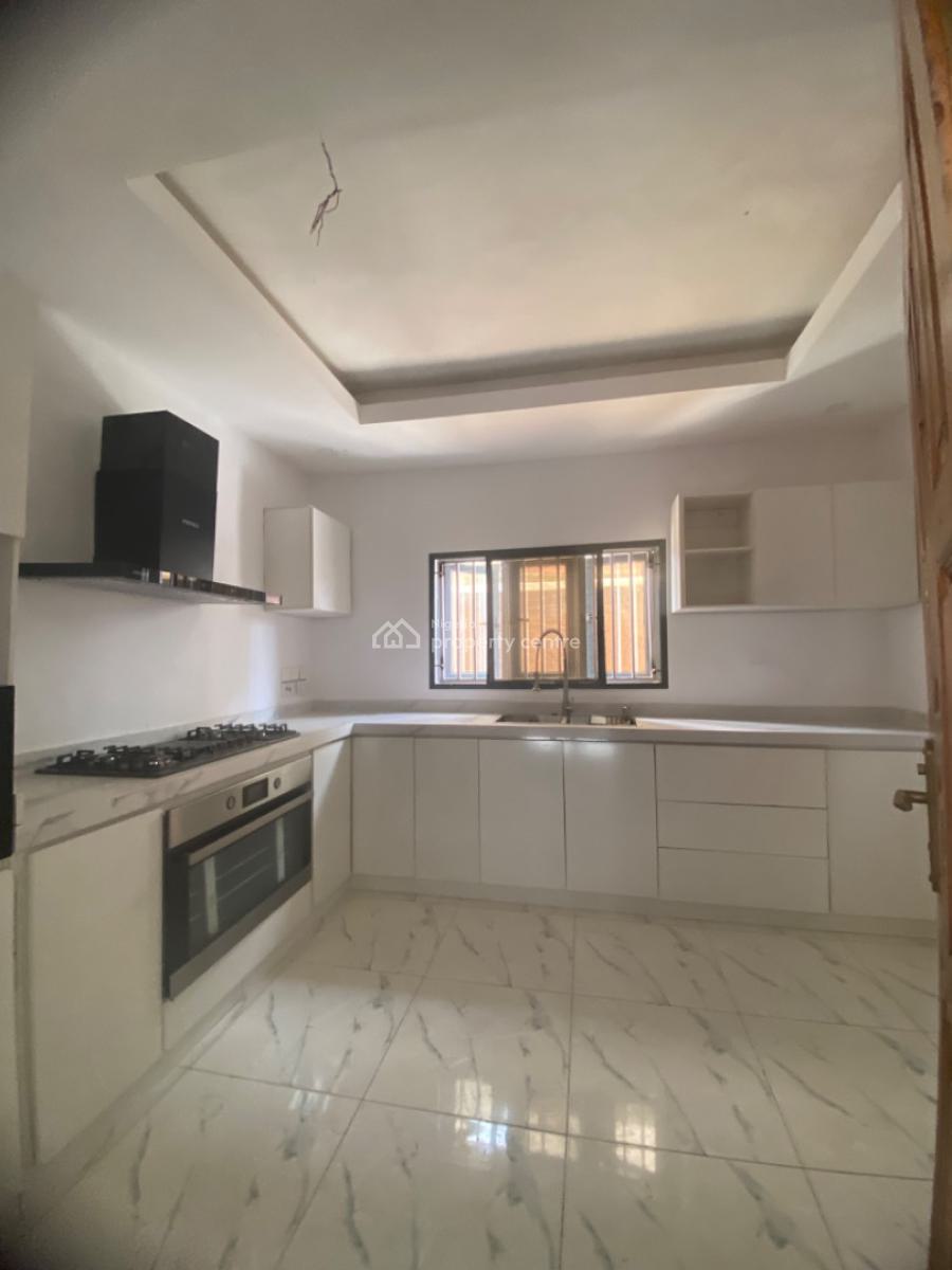 5 Bedrooms Semi Detached Duplex, Jakande, Lekki Phase 1, Lekki, Lagos, Semi-detached Duplex for Rent