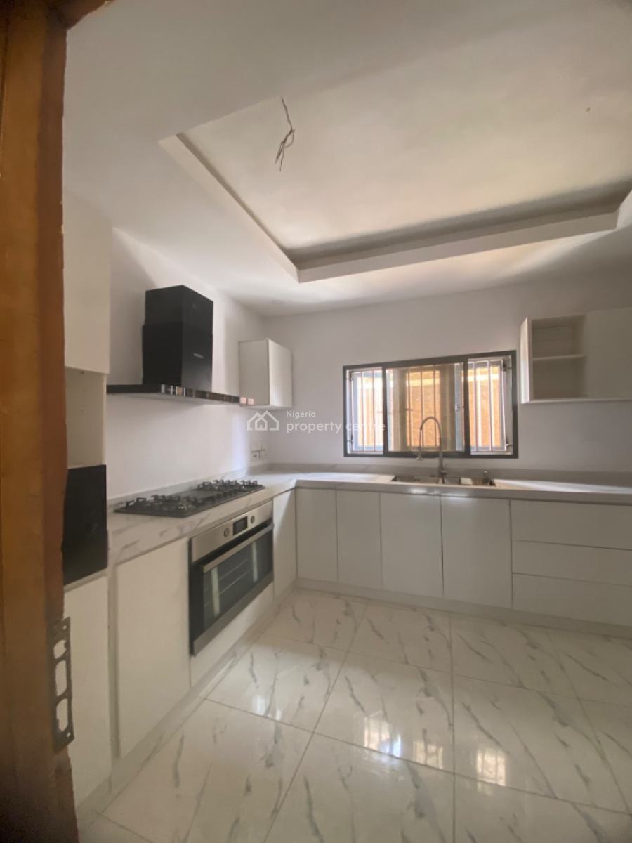 5 Bedrooms Semi Detached Duplex, Jakande, Lekki Phase 1, Lekki, Lagos, Semi-detached Duplex for Rent