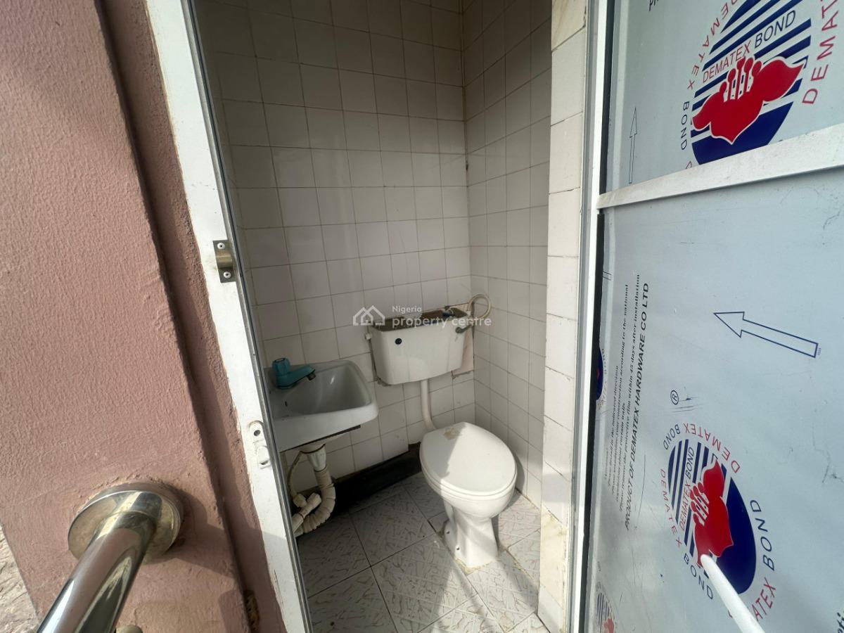 3 Bedroom Apartment, Ajao Estate, Isolo, Lagos, Flat / Apartment for Rent