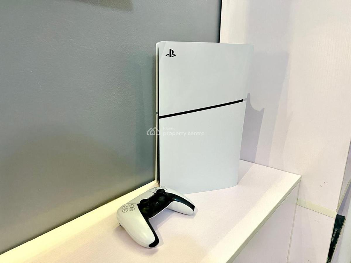 a Mini Flat, By Mobile, Igboefon/newroad, Lekki, Lagos, Mini Flat (room and Parlour) Short Let