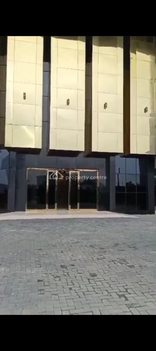 a Well Maintained Standard & Well Equipped Clubhouse and Events Centre, Ikota Off Lekki/epe Expressway, Ikota, Lekki, Lagos, Conference / Meeting / Training Room for Sale