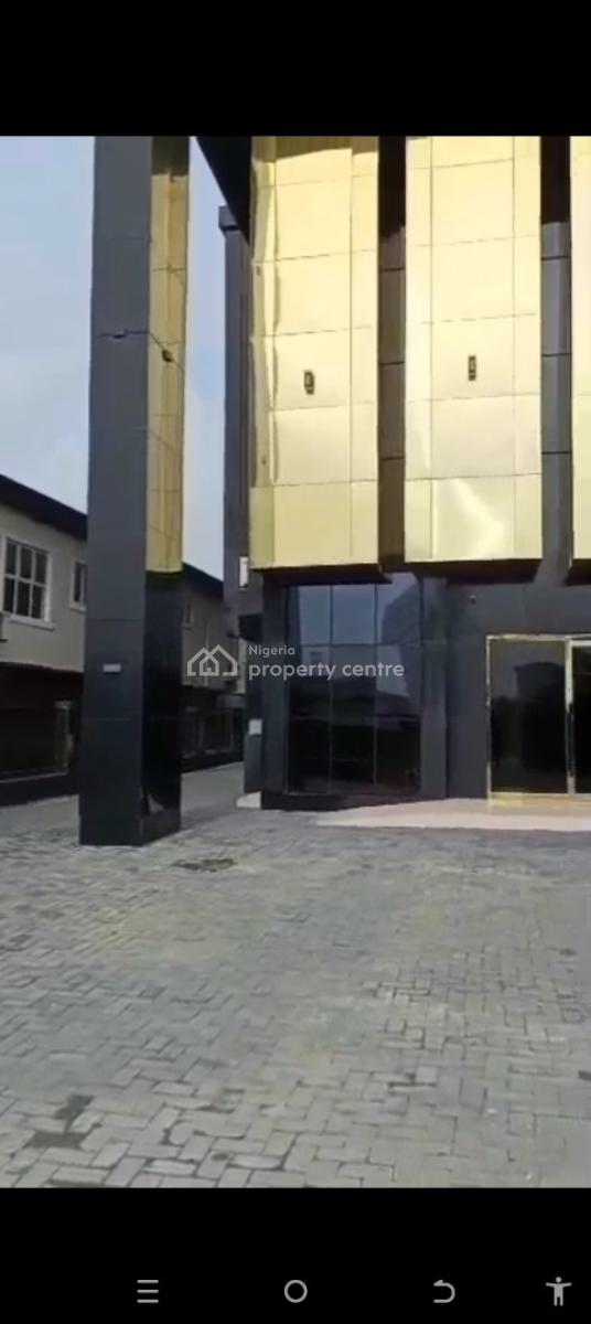 a Well Maintained Standard & Well Equipped Clubhouse and Events Centre, Ikota Off Lekki/epe Expressway, Ikota, Lekki, Lagos, Conference / Meeting / Training Room for Sale
