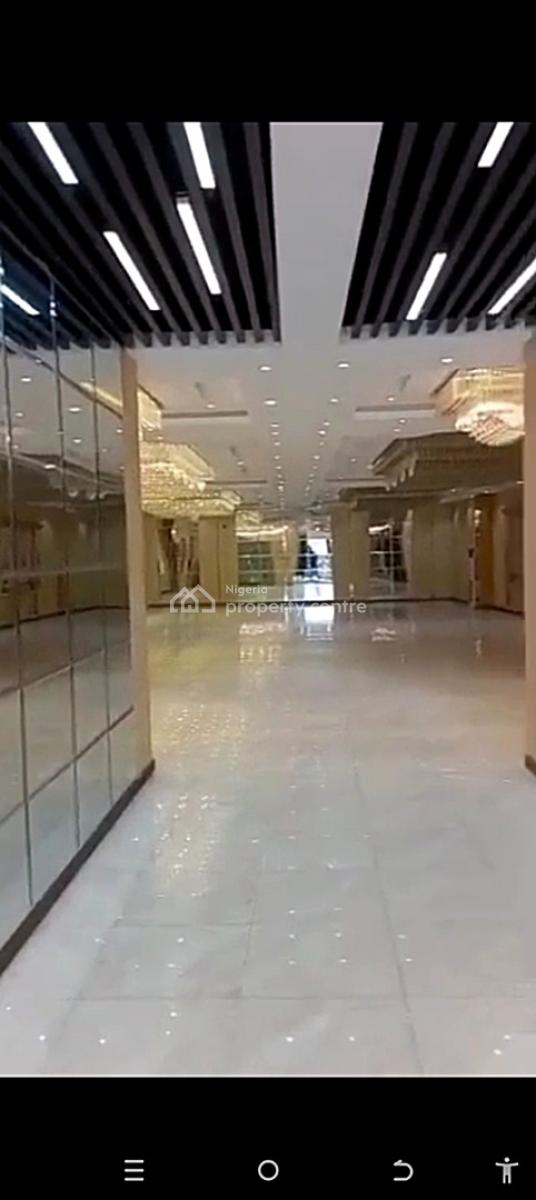 a Well Maintained Standard & Well Equipped Clubhouse and Events Centre, Ikota Off Lekki/epe Expressway, Ikota, Lekki, Lagos, Conference / Meeting / Training Room for Sale