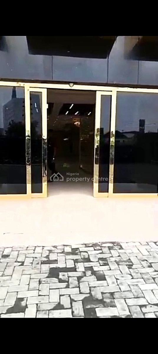 a Well Maintained Standard & Well Equipped Clubhouse and Events Centre, Ikota Off Lekki/epe Expressway, Ikota, Lekki, Lagos, Conference / Meeting / Training Room for Sale