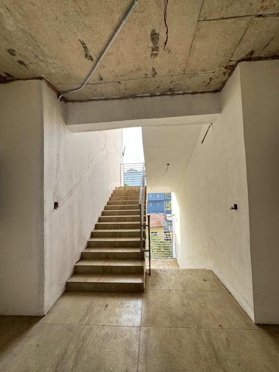 Exquisite 3 Bedroom Apartment, Yaba, Lagos, Flat / Apartment for Sale