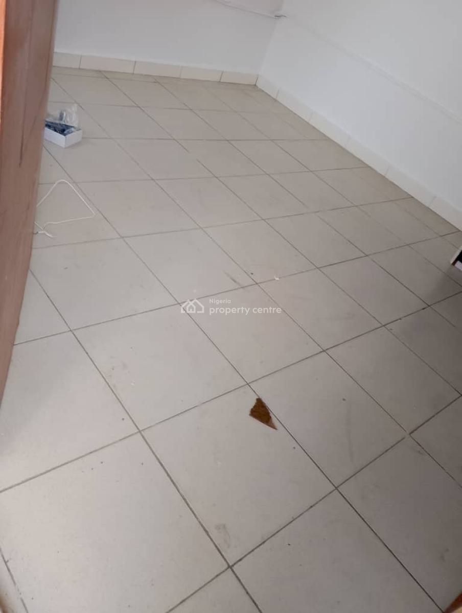 Room Selfcom, U3 Estate, Lekki Phase 1, Lekki, Lagos, Flat / Apartment for Rent