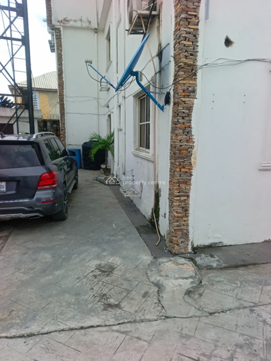 Well Maintained 3 Bedroom, By Abraham Adesanya Roundabout, Ajah, Lagos, Flat / Apartment for Rent