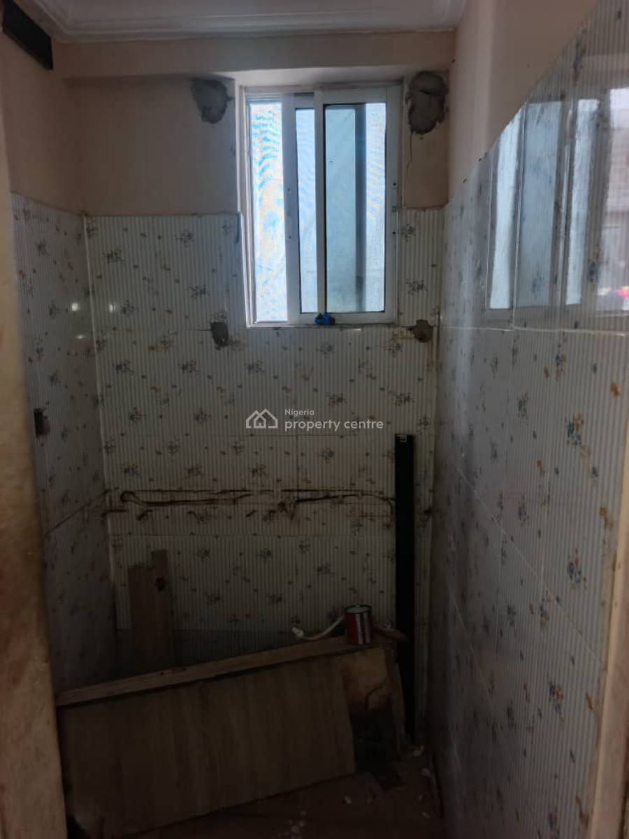 Standard and Executive Mini Flat, Adekunle, Adekunle, Yaba, Lagos, Mini Flat (room and Parlour) for Rent