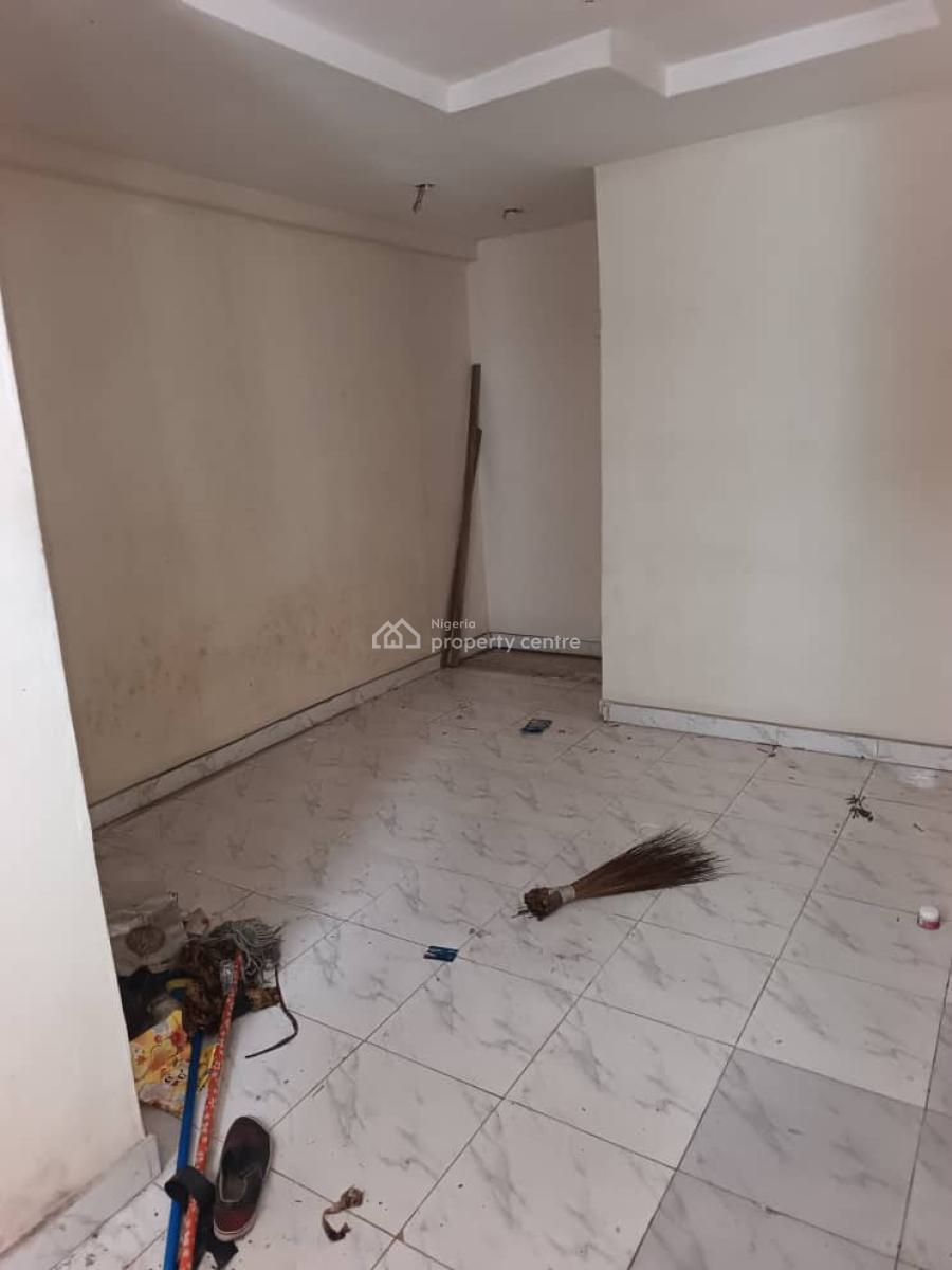 Standard and Executive Mini Flat, Adekunle, Adekunle, Yaba, Lagos, Mini Flat (room and Parlour) for Rent