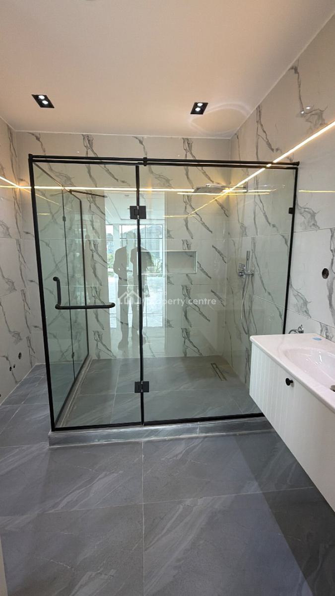 Spacious 6bedroom Fully Detached House with Bq, Royal Garden Estate, Jahi, Abuja, Detached Duplex for Sale