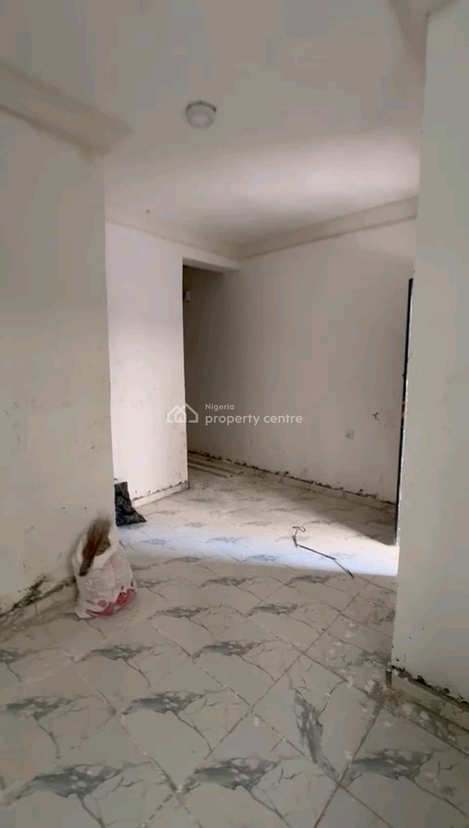Standard and Spacious Room Self Contain, Palmgrove, Shomolu, Lagos, Self Contain (single Rooms) for Rent