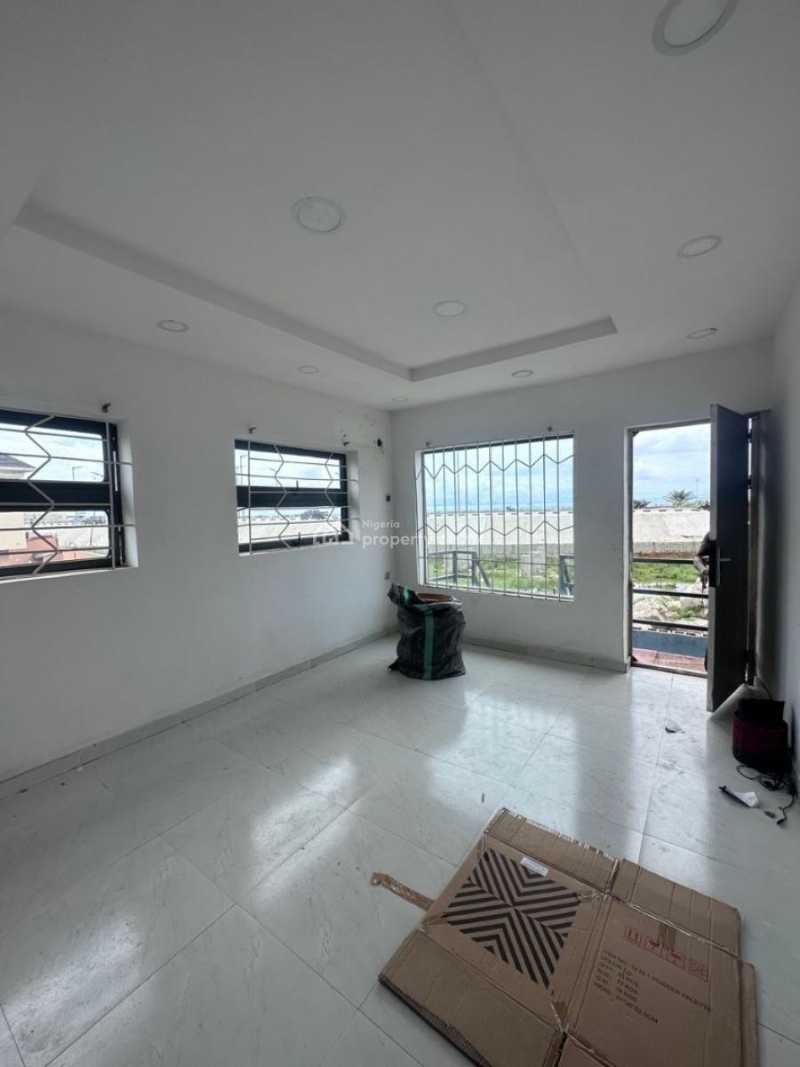 Cheap 2bedrooms Apartment in a Serene Location, Ologolo, Lekki, Lagos, Opposite Osapa, Ologolo, Lekki, Lagos, Flat / Apartment for Sale