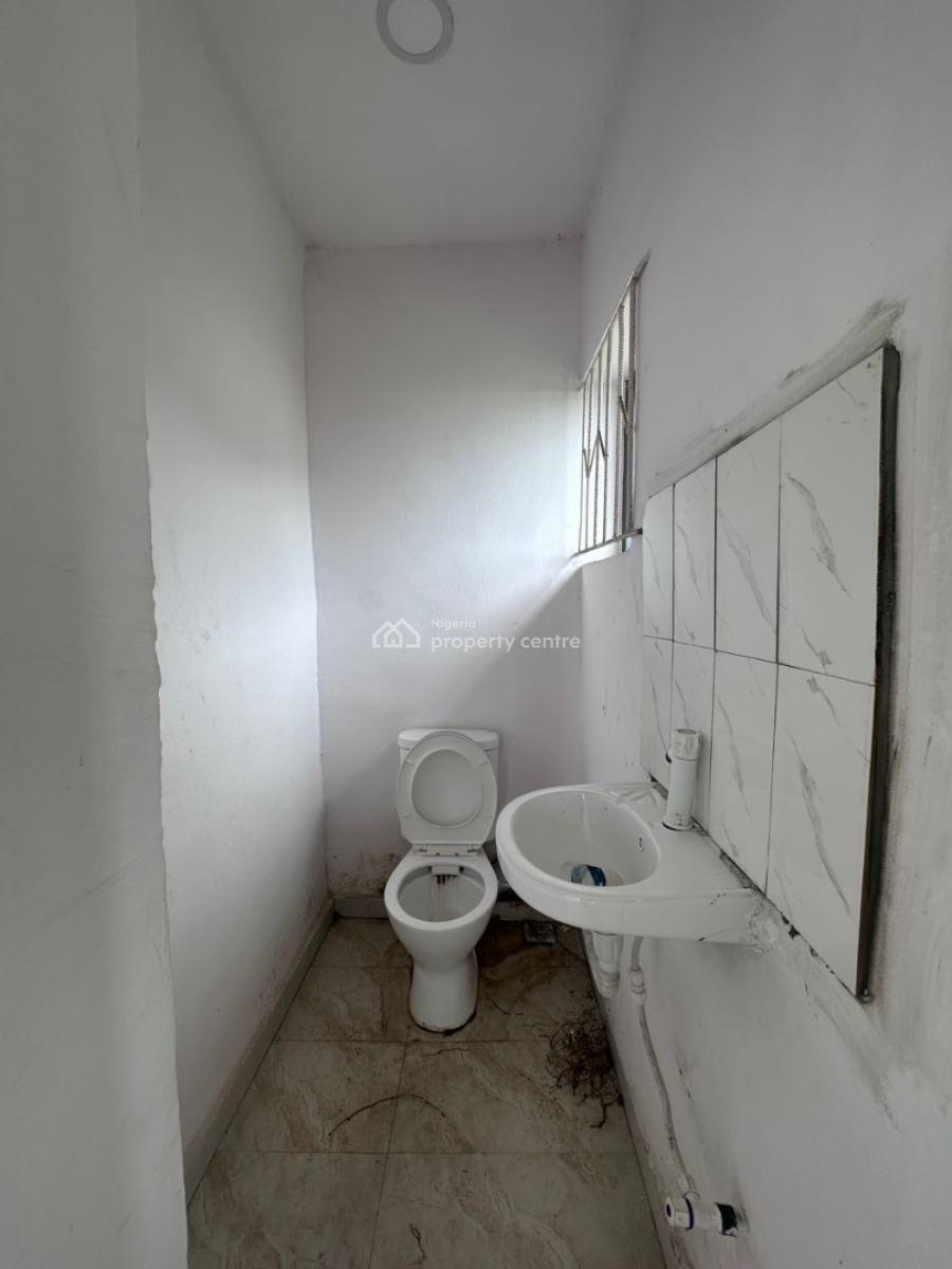 Cheap 2bedrooms Apartment in a Serene Location, Ologolo, Lekki, Lagos, Opposite Osapa, Ologolo, Lekki, Lagos, Flat / Apartment for Sale