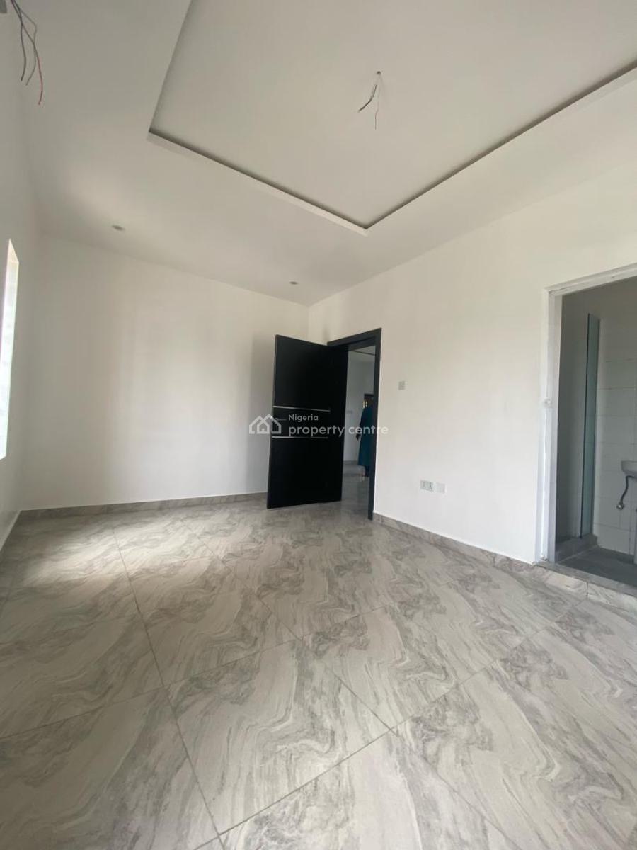 Cheap 2bedrooms Apartment in a Serene Location, Ologolo, Lekki, Lagos, Opposite Osapa, Ologolo, Lekki, Lagos, Flat / Apartment for Sale