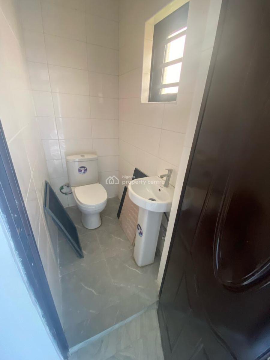 Cheap 2bedrooms Apartment in a Serene Location, Ologolo, Lekki, Lagos, Opposite Osapa, Ologolo, Lekki, Lagos, Flat / Apartment for Sale