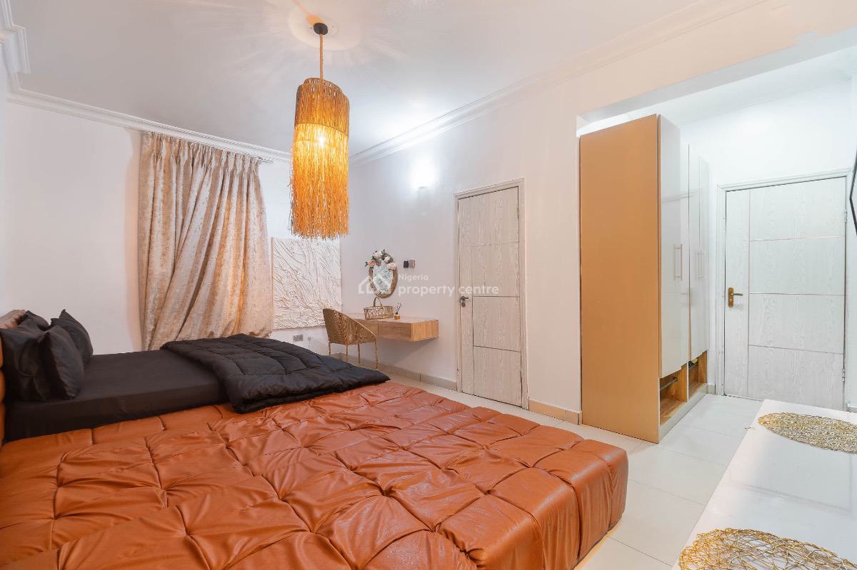 2 Bedroom Apartment with Ps5, Snooker Table,table  Tennis , Swim, Lekki Phase 1, Lekki, Lagos, Flat / Apartment Short Let