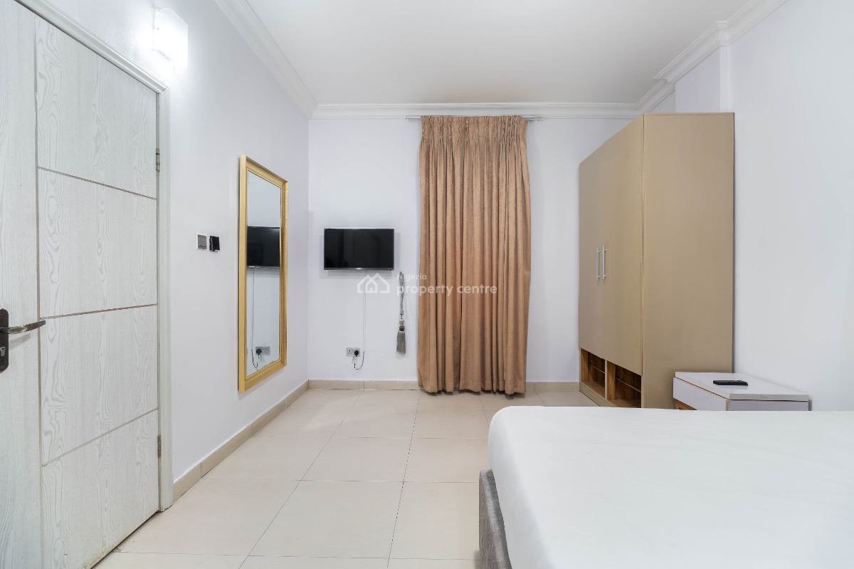 2 Bedroom Apartment with Ps5, Snooker Table,table  Tennis , Swim, Lekki Phase 1, Lekki, Lagos, Flat / Apartment Short Let