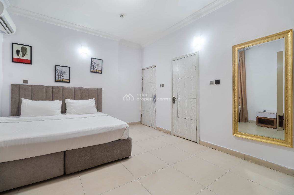 2 Bedroom Apartment with Ps5, Snooker Table,table  Tennis , Swim, Lekki Phase 1, Lekki, Lagos, Flat / Apartment Short Let