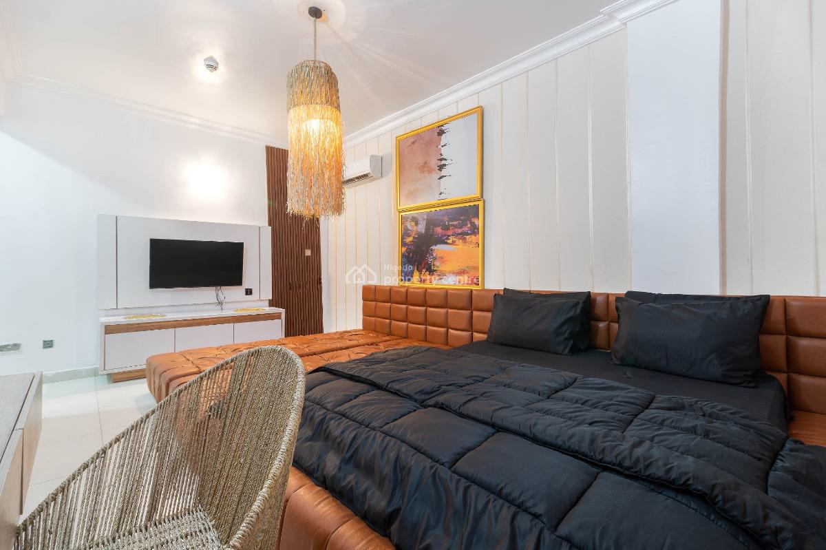 2 Bedroom Apartment with Ps5, Snooker Table,table  Tennis , Swim, Lekki Phase 1, Lekki, Lagos, Flat / Apartment Short Let