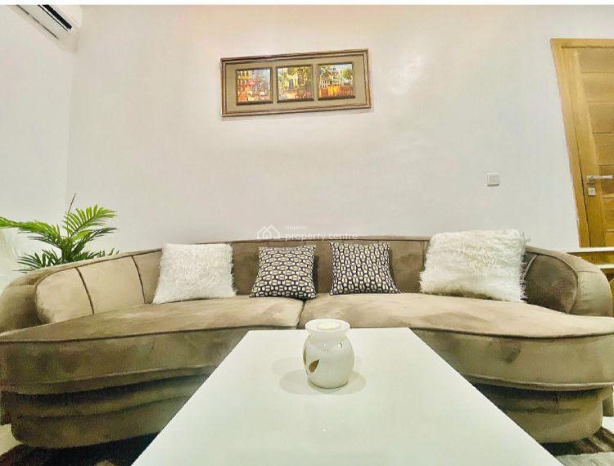 New Luxury Cozy 2 Bedroom Apartment with Ps5  & Snooker Board/tennis, Lekki Phase 1, Lekki, Lagos, Flat / Apartment Short Let