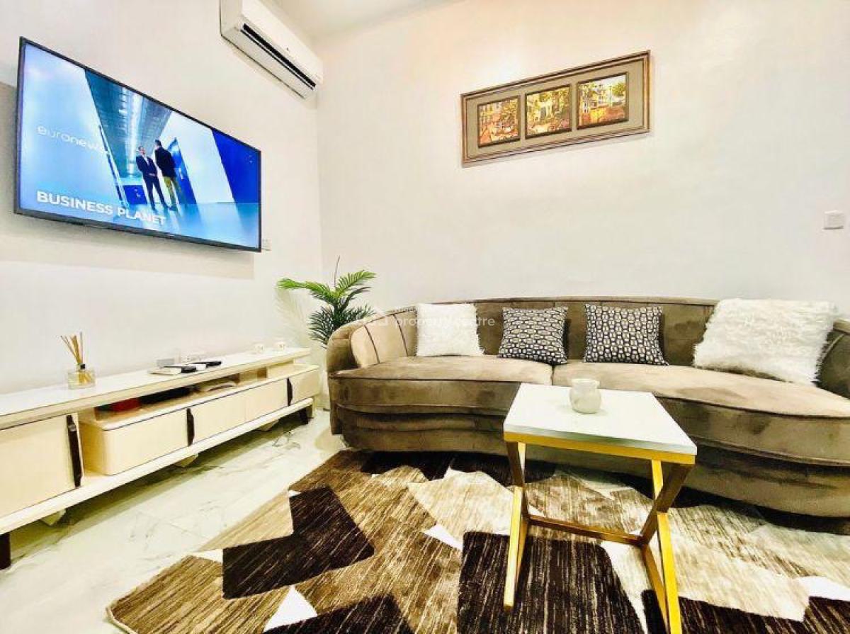 New Luxury Cozy 2 Bedroom Apartment with Ps5  & Snooker Board/tennis, Lekki Phase 1, Lekki, Lagos, Flat / Apartment Short Let
