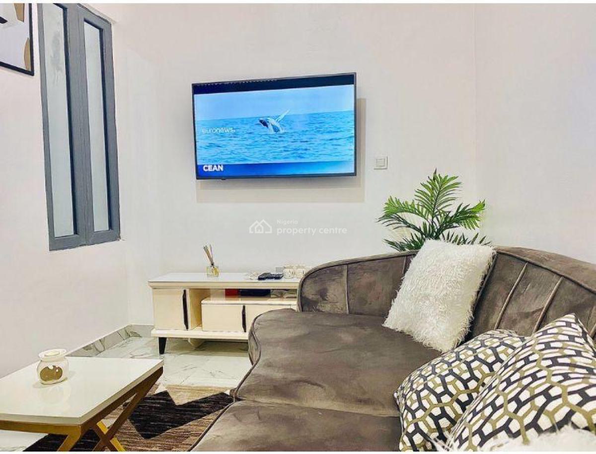 New Luxury Cozy 2 Bedroom Apartment with Ps5  & Snooker Board/tennis, Lekki Phase 1, Lekki, Lagos, Flat / Apartment Short Let