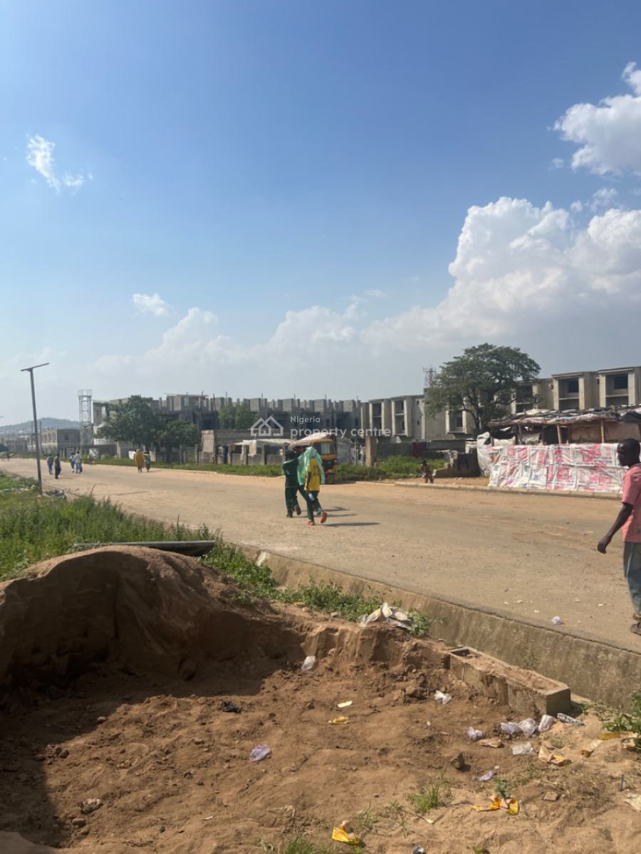 3 Bedrooms Block of Flat, Along The Main Tarred Road , Close to Life Camp Round About Junction, Life Camp, Abuja, Block of Flats for Sale