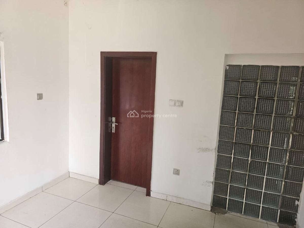 4 Bedroom Duplex with Large Car Park Space, Lekki Phase 1, Lekki, Lagos, Office Space for Rent