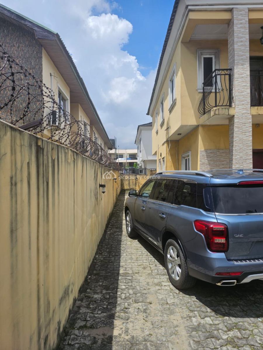 4 Bedroom Duplex with Large Car Park Space, Lekki Phase 1, Lekki, Lagos, Office Space for Rent