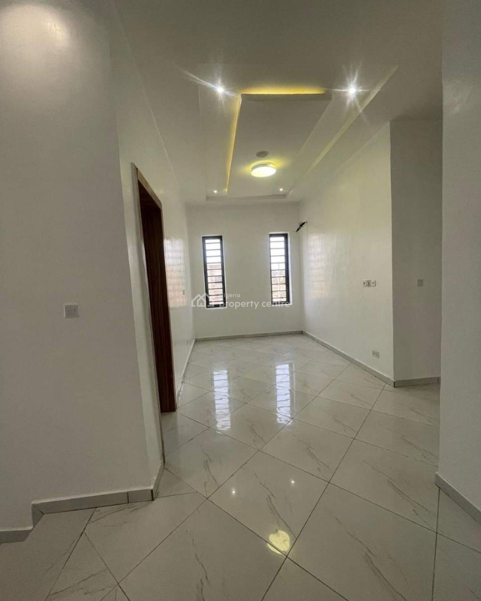 Standard and Spacious 2 Bedrooms Apartment, West View Sangotedo, Ajah, Lagos, Flat / Apartment for Rent