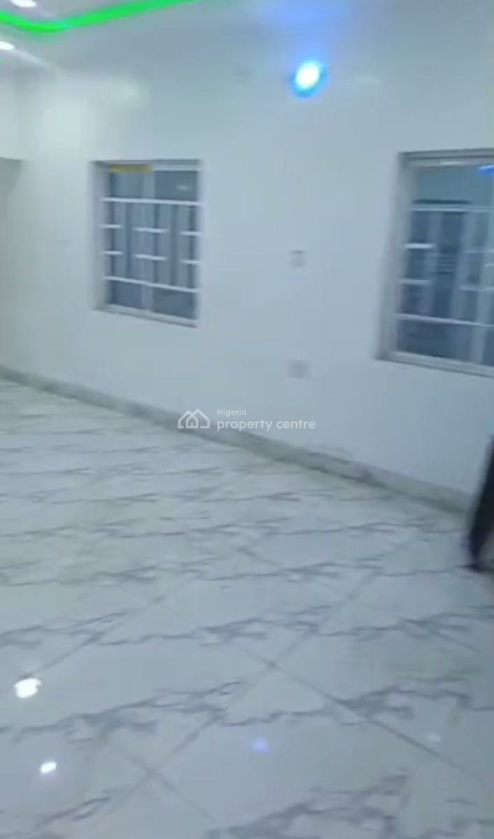 Very Decent, Spacious, Standard, Nice, Neatly Used 2 Bedroom Flat, Ogunmokun, Mushin, Lagos, Flat / Apartment for Rent