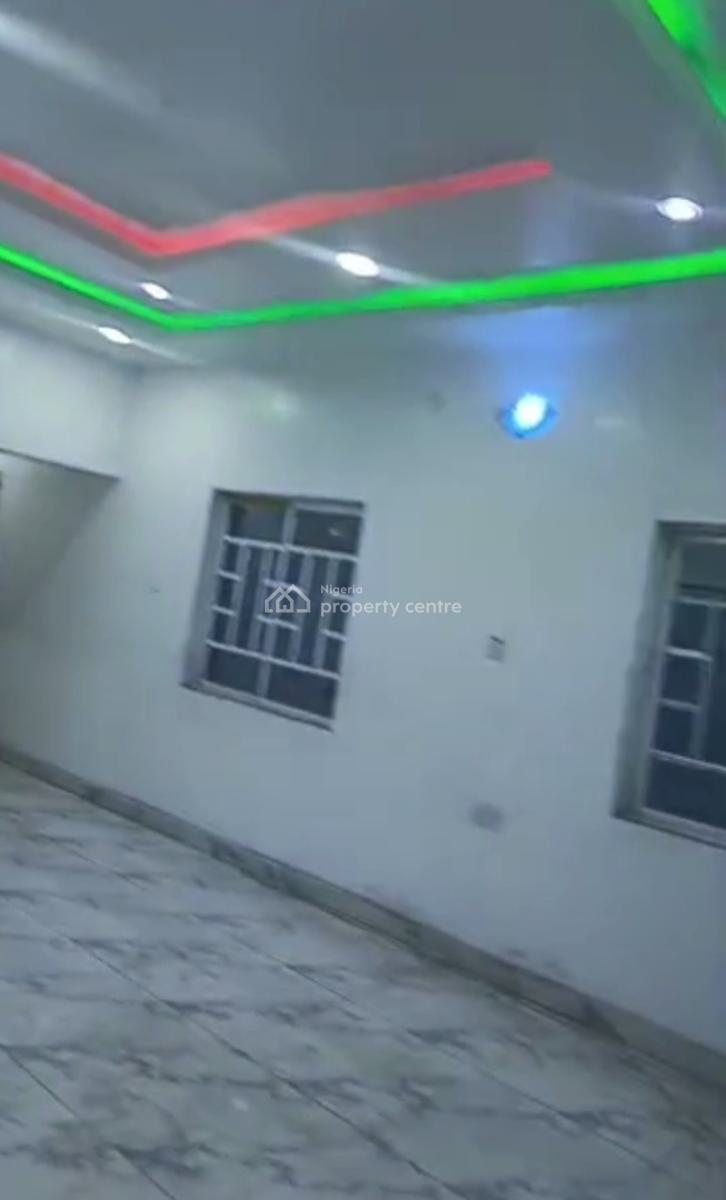 Very Decent, Spacious, Standard, Nice, Neatly Used 2 Bedroom Flat, Ogunmokun, Mushin, Lagos, Flat / Apartment for Rent