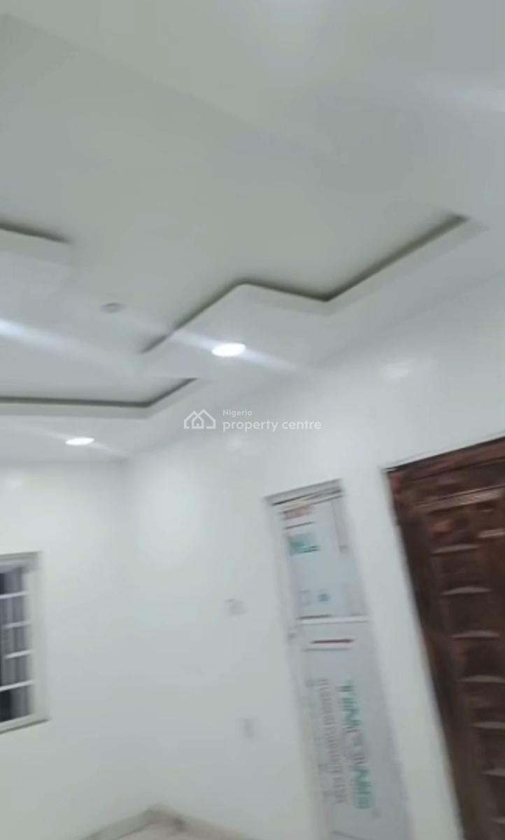 Very Decent, Spacious, Standard, Nice, Neatly Used 2 Bedroom Flat, Ogunmokun, Mushin, Lagos, Flat / Apartment for Rent