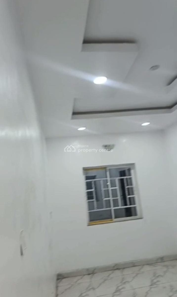 Very Decent, Spacious, Standard, Nice, Neatly Used 2 Bedroom Flat, Ogunmokun, Mushin, Lagos, Flat / Apartment for Rent