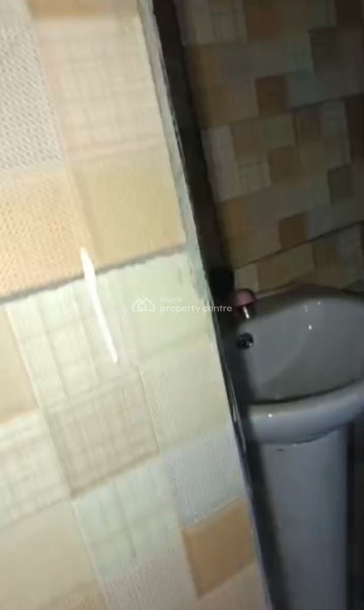 Very Decent, Spacious, Standard, Nice, Neatly Used 2 Bedroom Flat, Ogunmokun, Mushin, Lagos, Flat / Apartment for Rent