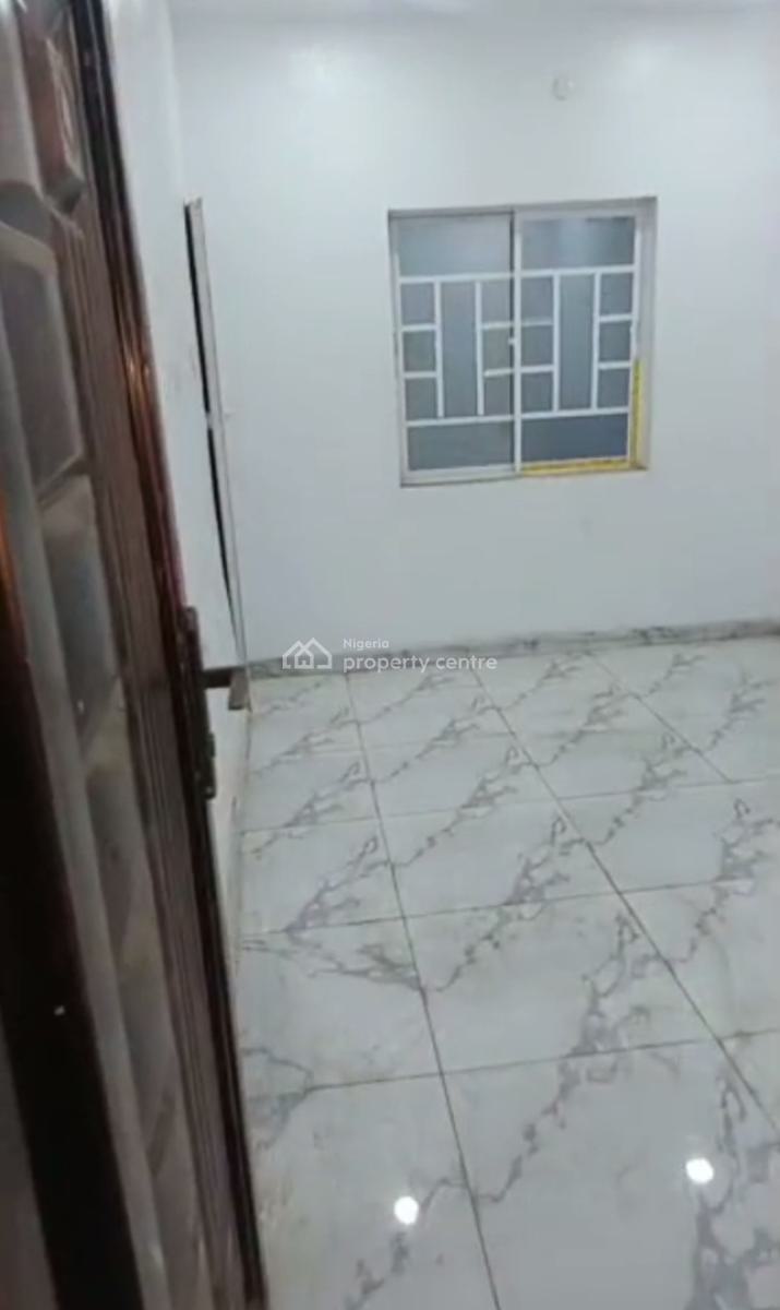 Very Decent, Spacious, Standard, Nice, Neatly Used 2 Bedroom Flat, Ogunmokun, Mushin, Lagos, Flat / Apartment for Rent